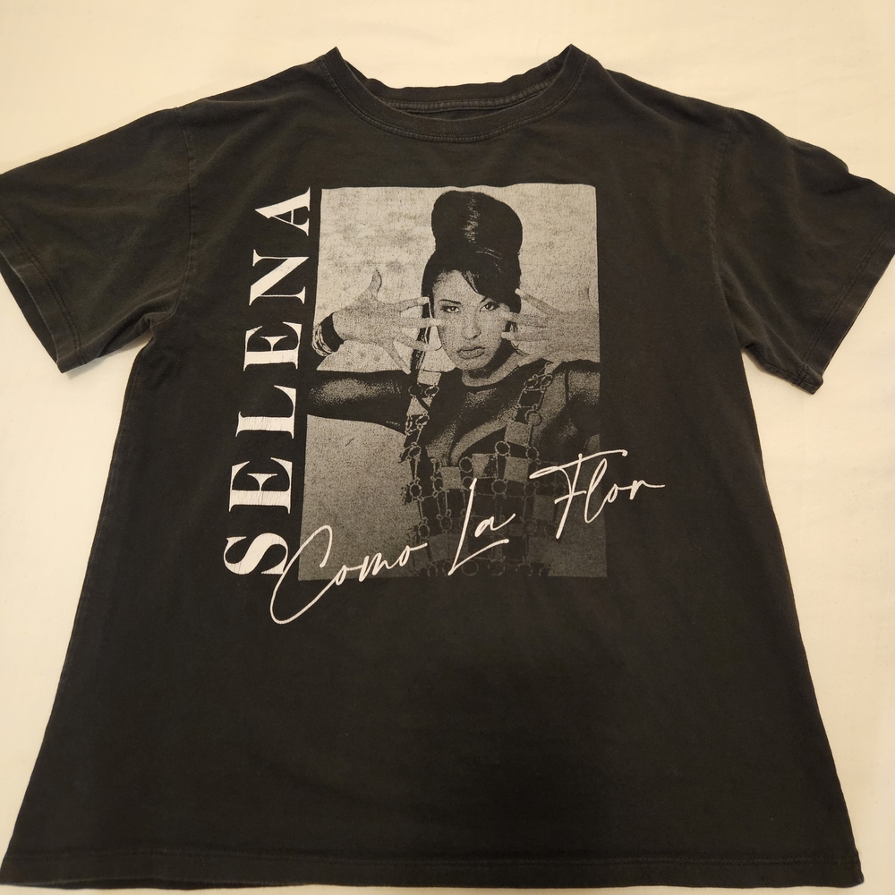 Hybrid Apparel Selena Como La Flor Official Graphic Tee - Black M